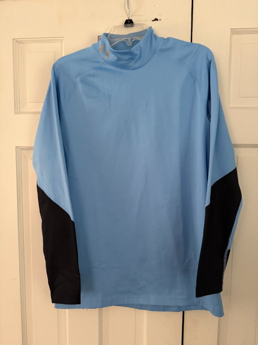 Under Armour ColdGear Baby Blue Compression Base Layer Mock Neck Women's Size L